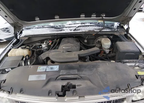 2003 Chevrolet Tahoe Z71 z USA, uszkodzony, nr VIN 1GNEK13Z93R312227